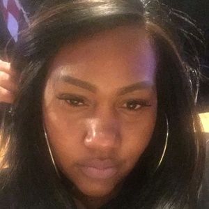 Meet your Posher, Monique